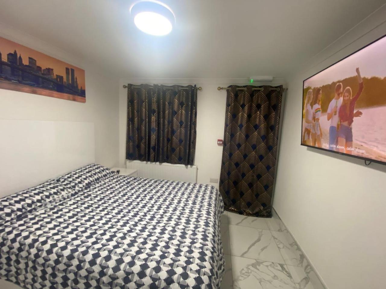 The Royal Boutique Oxford Lodge By London Sleep 6 Hayes  Eksteriør billede